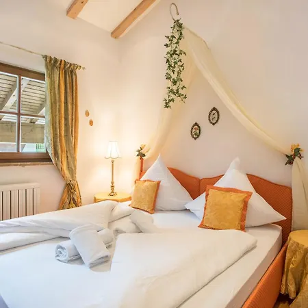 Mit Bergpanorama Holiday home Unterwoessen